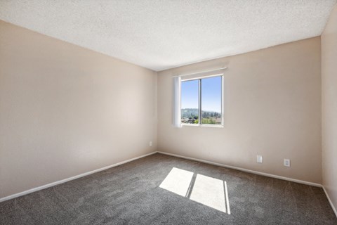 Floor plan for 2 beds, 1 bath, 1040 sqft